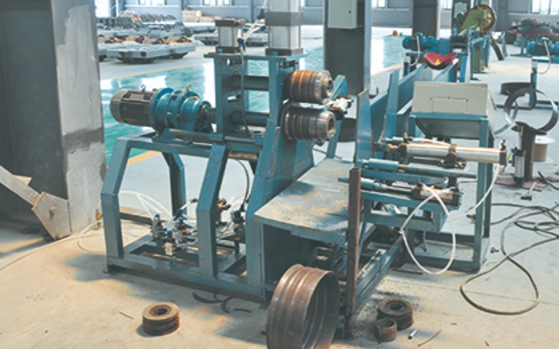 裙板壓痕機(jī)